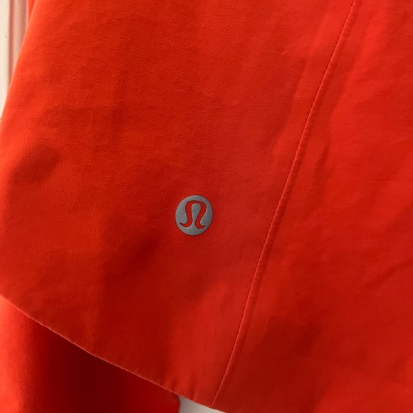 Lululemon rain jacket worn once. Excellent condition - Picture 2 of 3